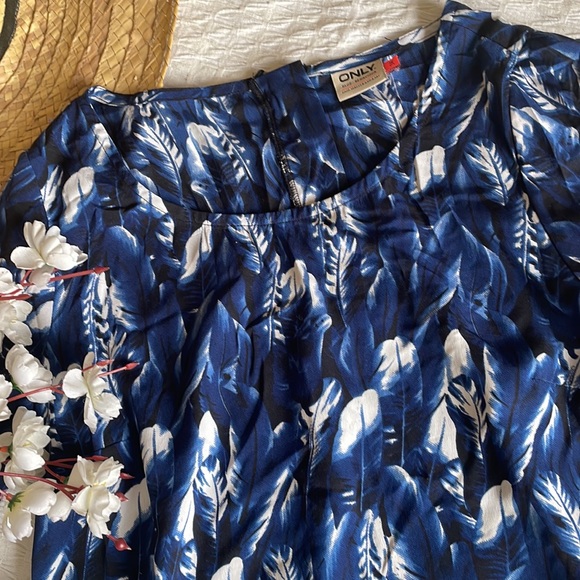 Vero moda blue feather print top - Picture 4 of 6